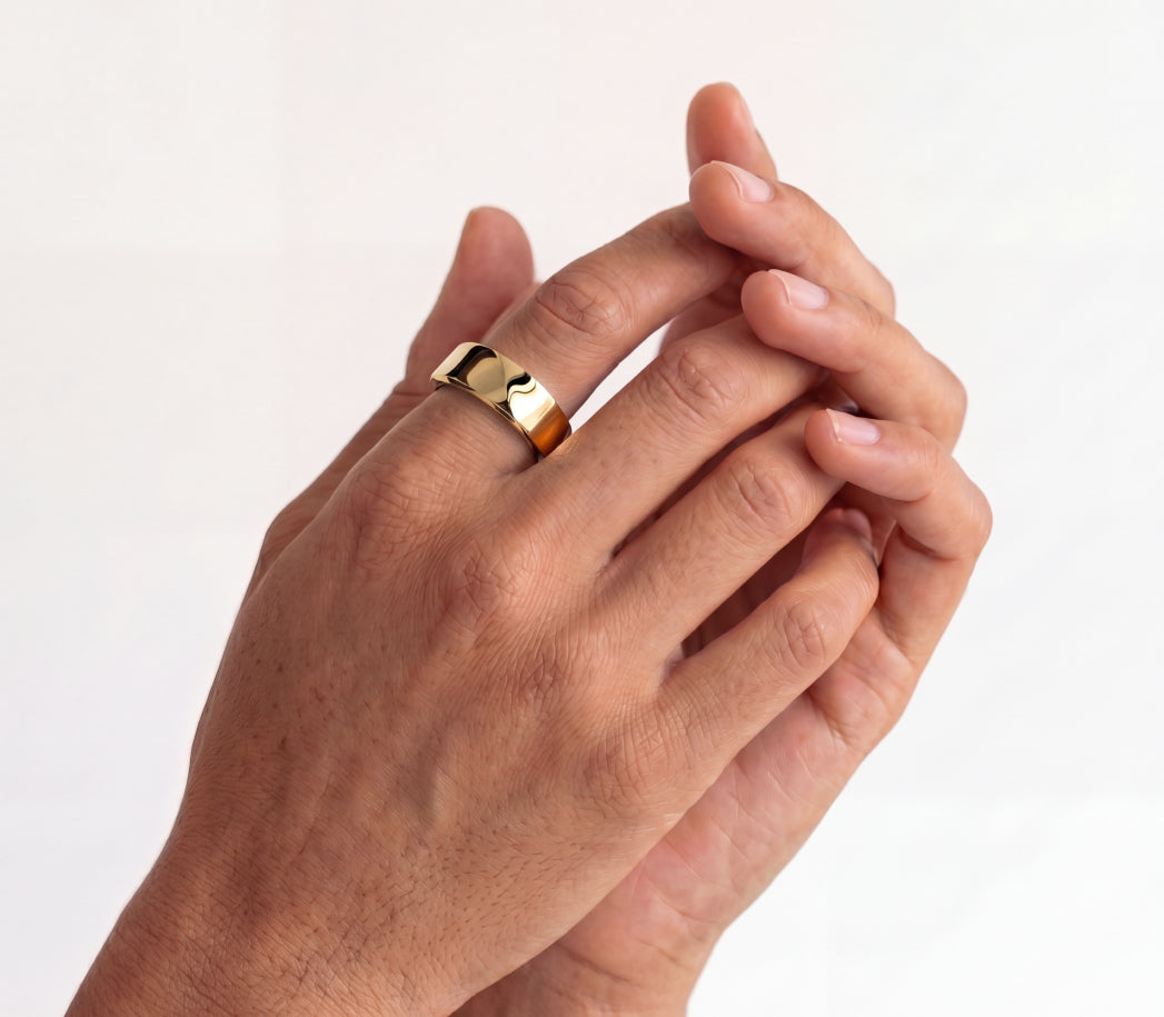 Luna Ring Gen 2 with Charging Case