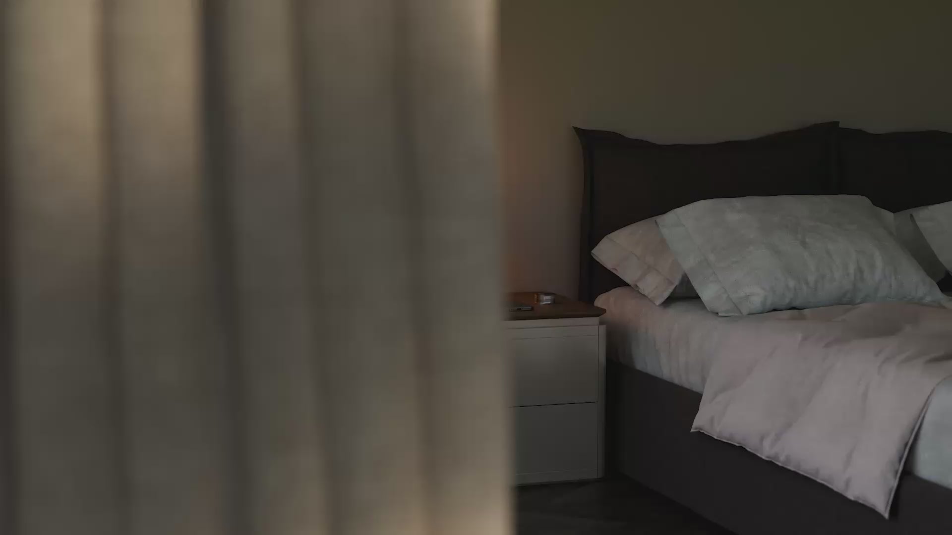 Load video: Luna Australia